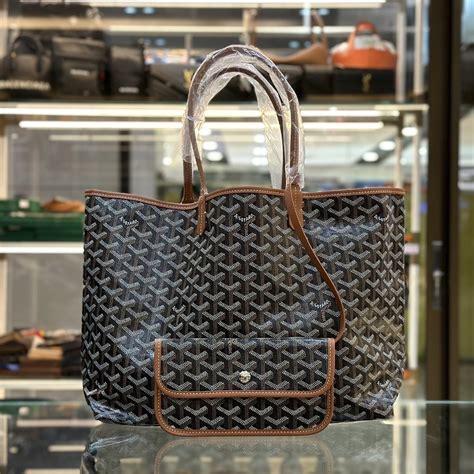 goyard bag.